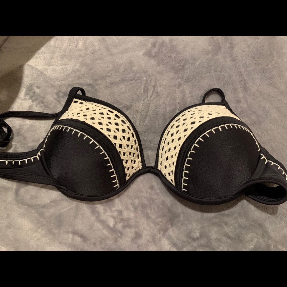 Black and white bikini top